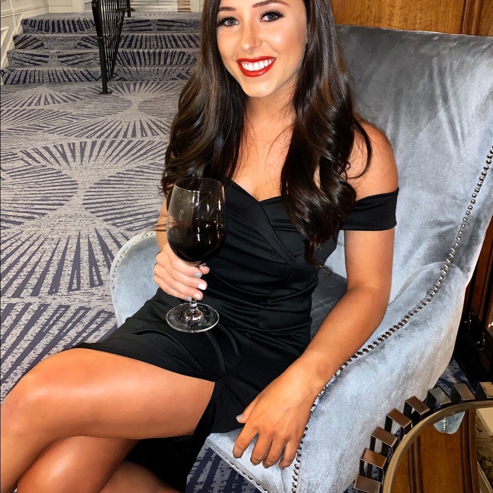 LONG BLACK DRESS WITH SLIT